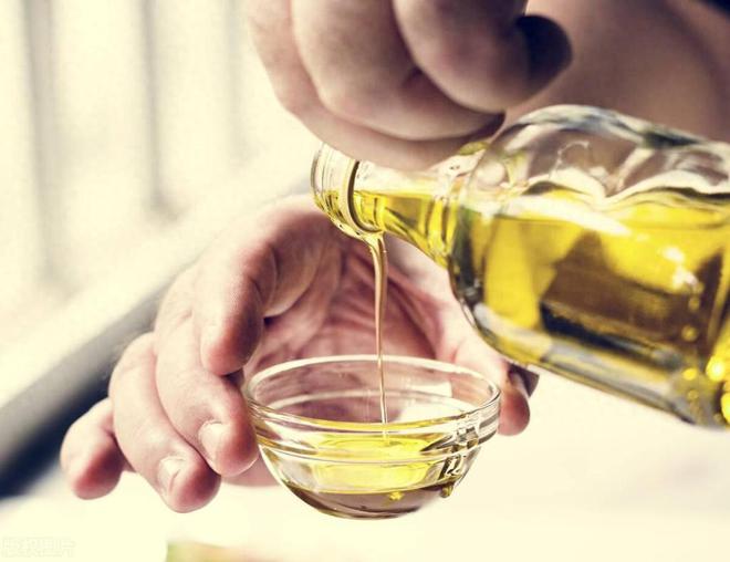 6 Foods That Can Make You Gain Weight Faster Than Drinking Oil
